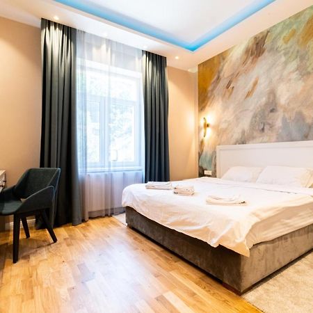 Black Gate - Quiet Studio In The Heart Of Old Town With Free Private Secured Parking 브라쇼브 외부 사진