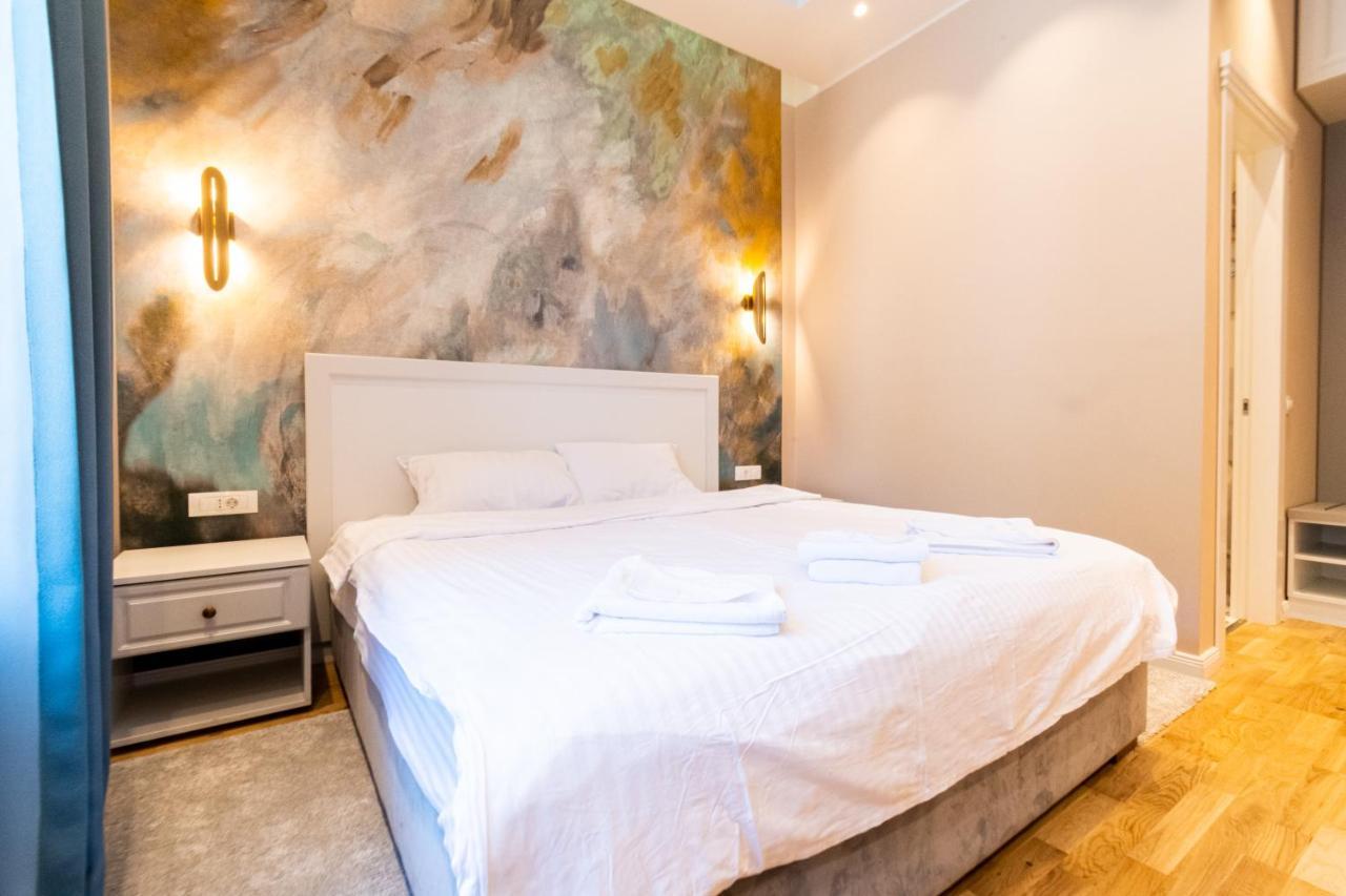 Black Gate - Quiet Studio In The Heart Of Old Town With Free Private Secured Parking 브라쇼브 외부 사진